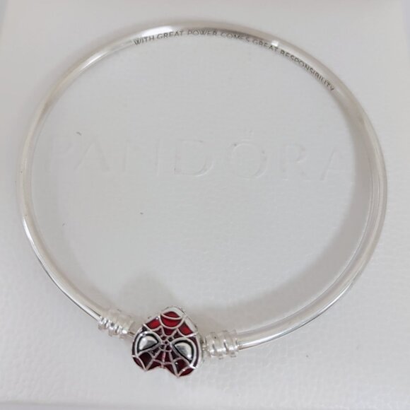 Pandora Bangle Bracelet Marvel Spider-Man Mask Clasp Bangle - Picture 2 of 5